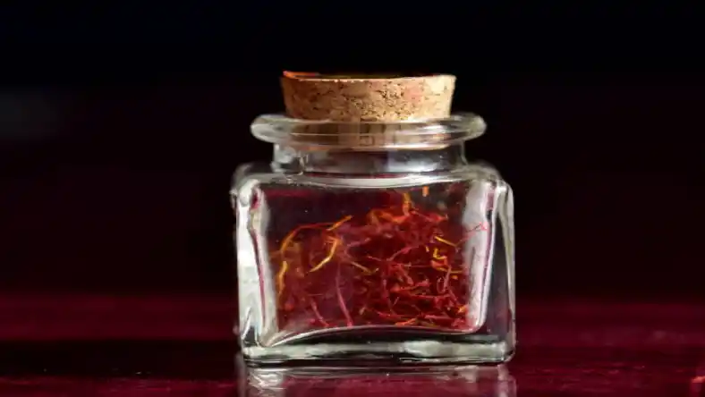 طراحی بسته بندی زعفران