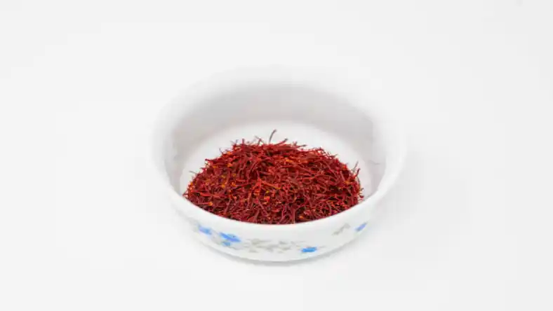 کاشت زعفران در پارکینگ منزل