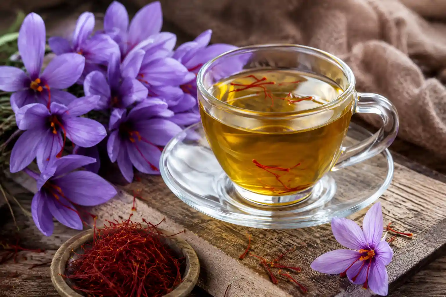 خواص گل زعفران وحشی