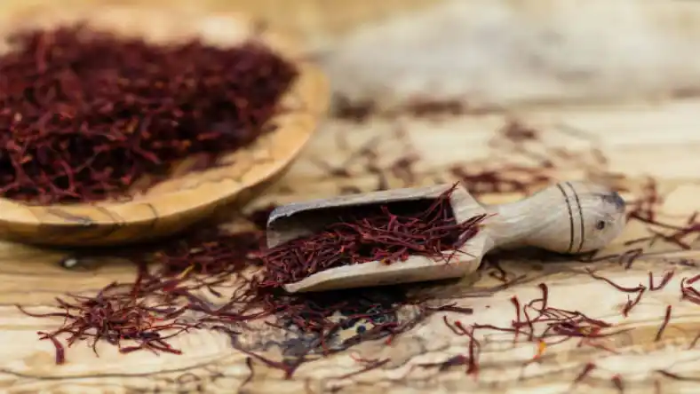 کاشت زعفران در پشت بام