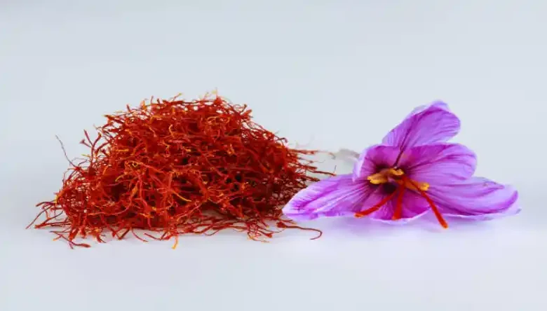 چه کودی برای گل دهی زعفران خوب است