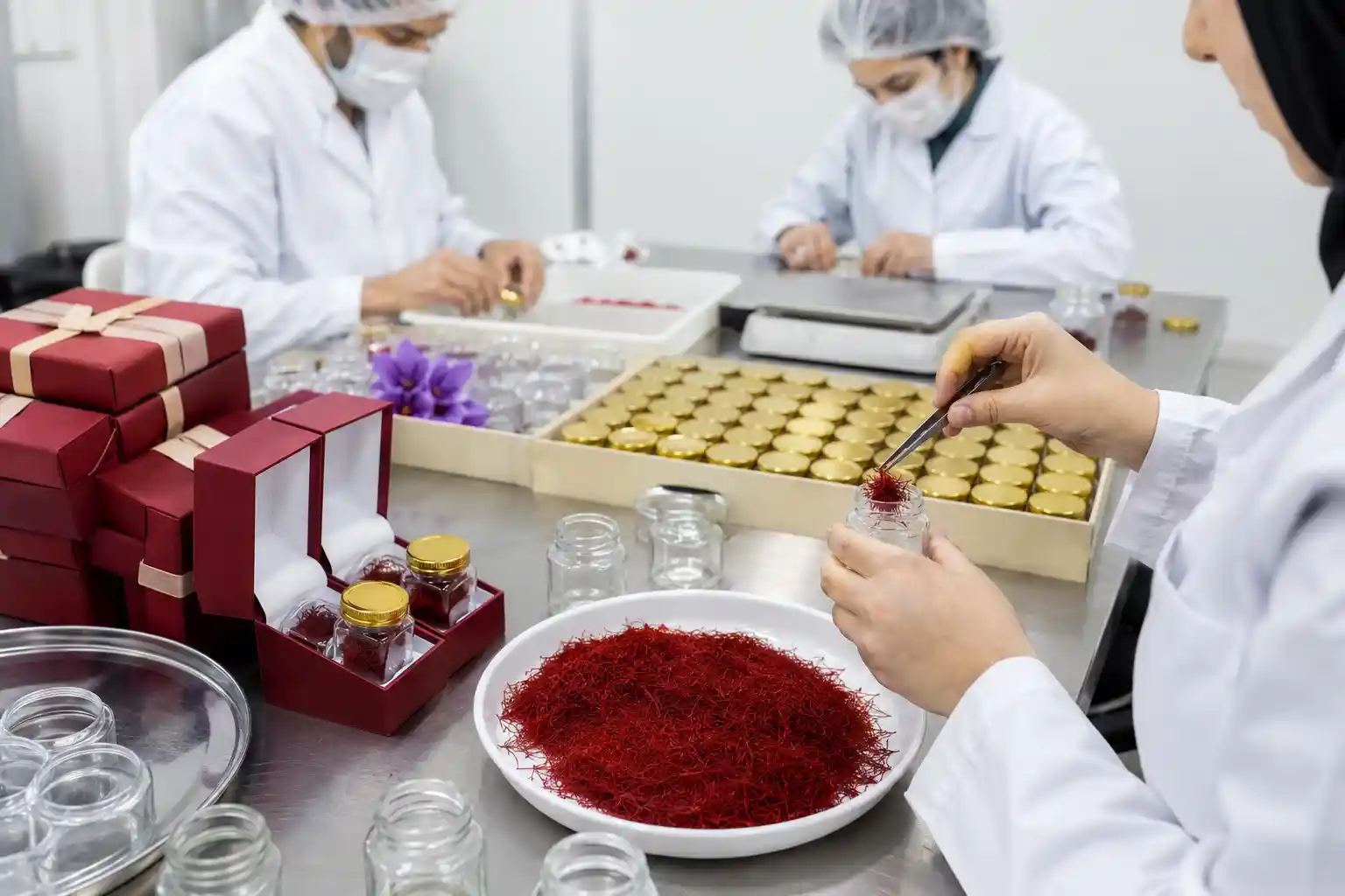 کارگاه بسته بندی زعفران
